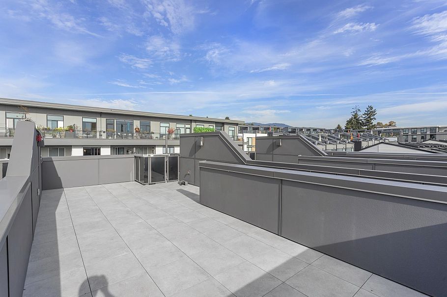 234 602 E 2nd Street North Vancouver, BC - 23