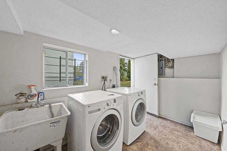 3588 W King Edward Avenue Vancouver, BC - 28