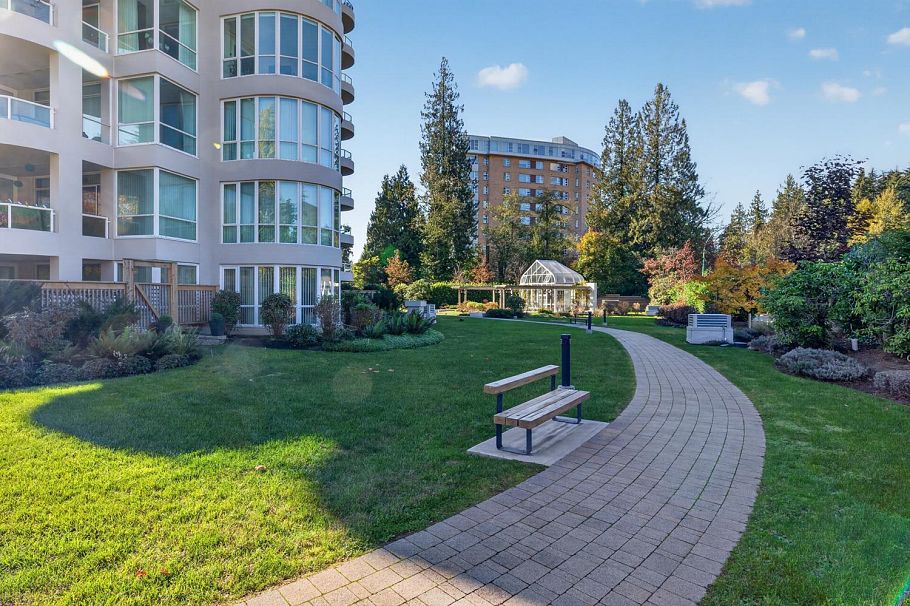 903 995 Roche Point Drive North Vancouver, BC - 30