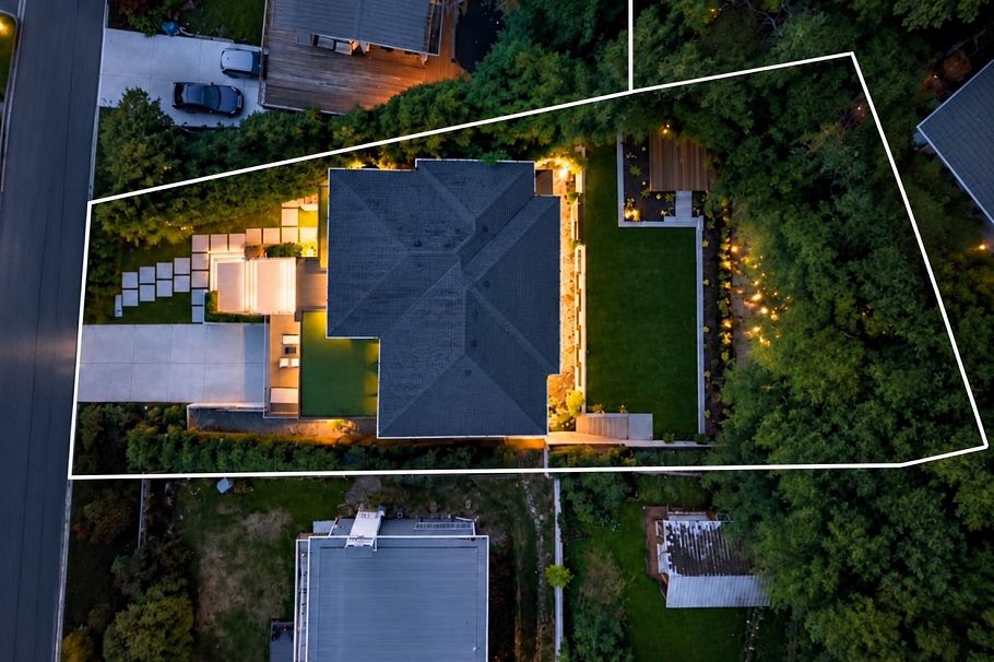 4324 Glencanyon Drive North Vancouver, BC - 38