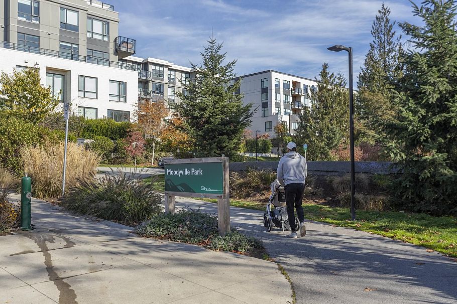 235 602 E 2nd Street North Vancouver, BC - 36