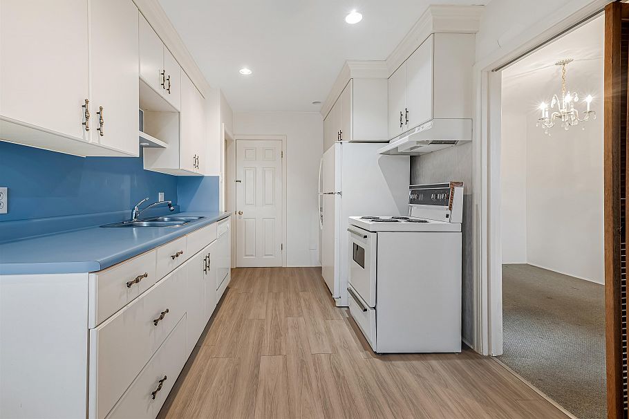 3039 W 20th Avenue Vancouver, BC - 10