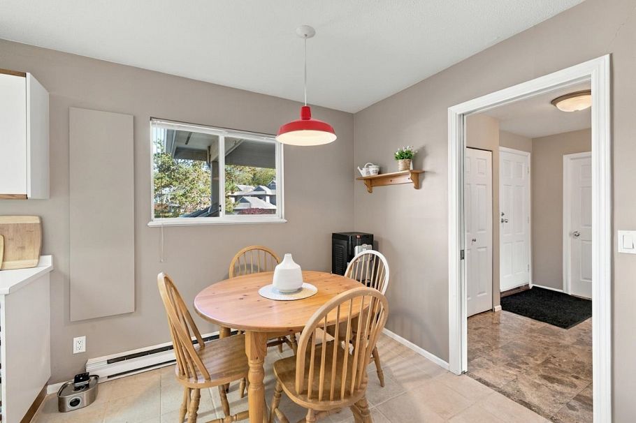 806 Roche Point Drive North Vancouver, BC - 16