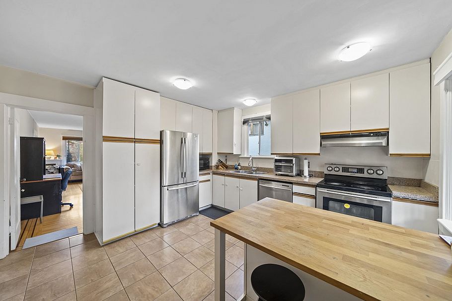 3588 W King Edward Avenue Vancouver, BC - 15