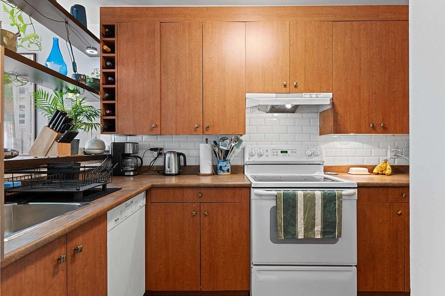 204 1623 E 2nd Avenue Vancouver, BC - 9