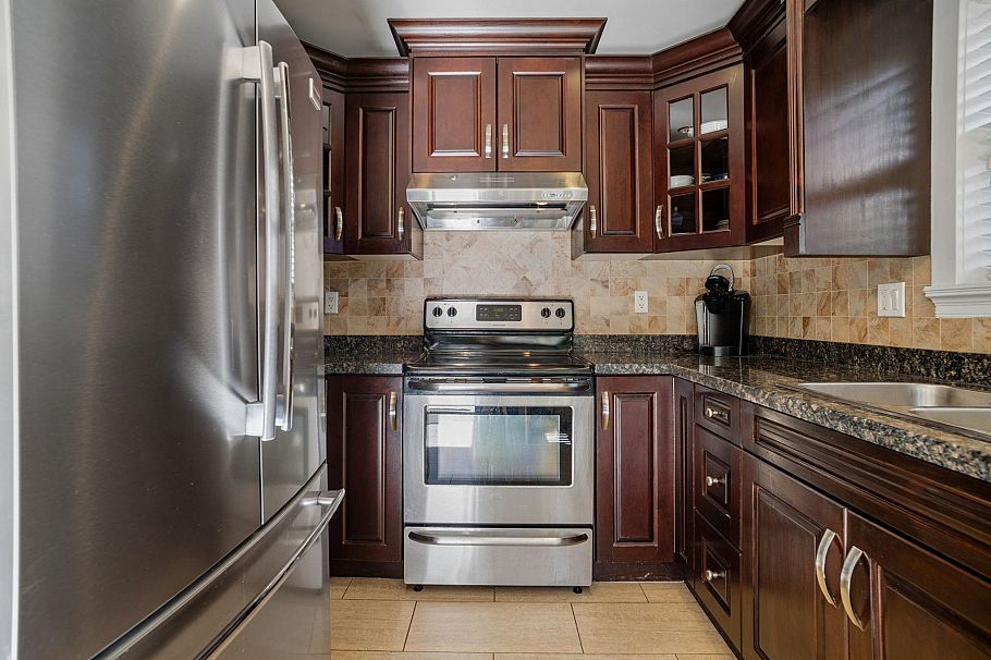 768 E 11th Avenue Vancouver, BC - 10