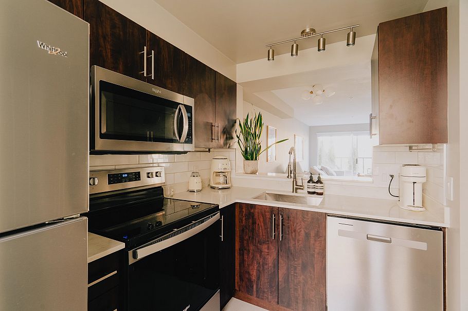 1 2880 W 4th Avenue Vancouver, BC - 14