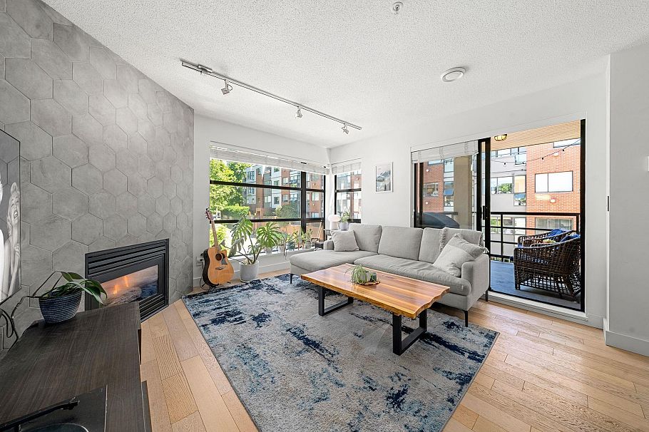 404 124 W 3rd Street North Vancouver, BC - 24