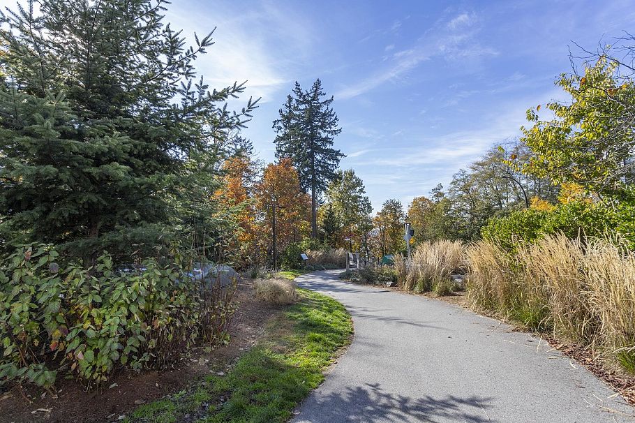 235 602 E 2nd Street North Vancouver, BC - 37