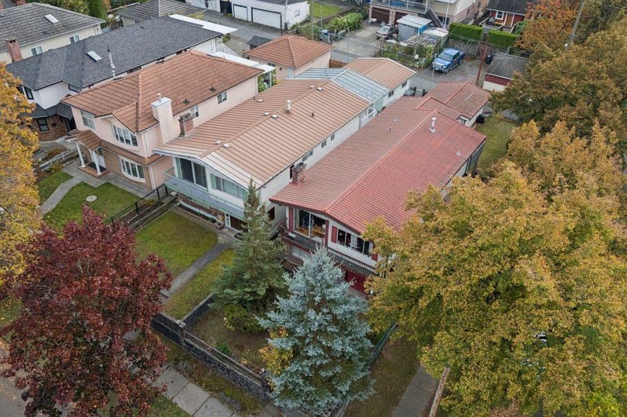 1104 E 18th Avenue Vancouver, BC - 22