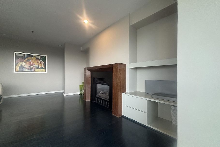 1100 5890 Balsam Street Vancouver, BC - 2