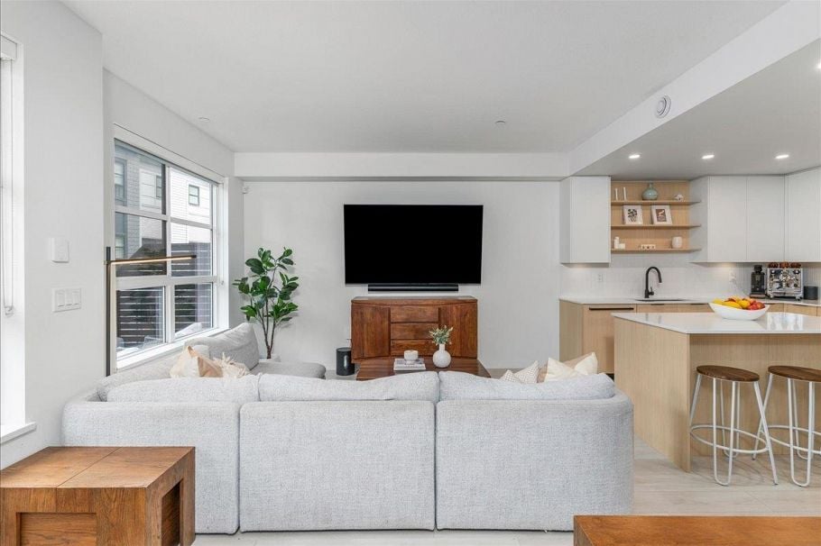 218 2045 Heritage Park Lane North Vancouver, BC - 4