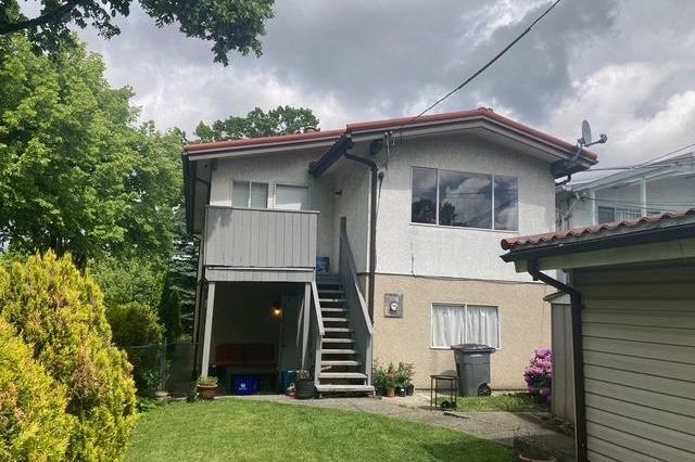 1104 E 18th Avenue Vancouver, BC - 18