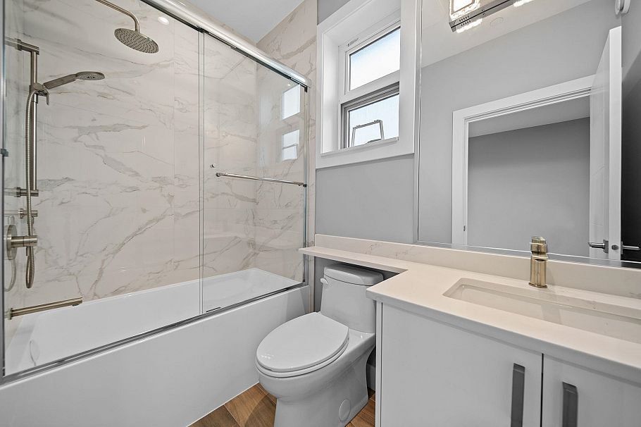 2 2557 W King Edward Avenue Vancouver, BC - 16