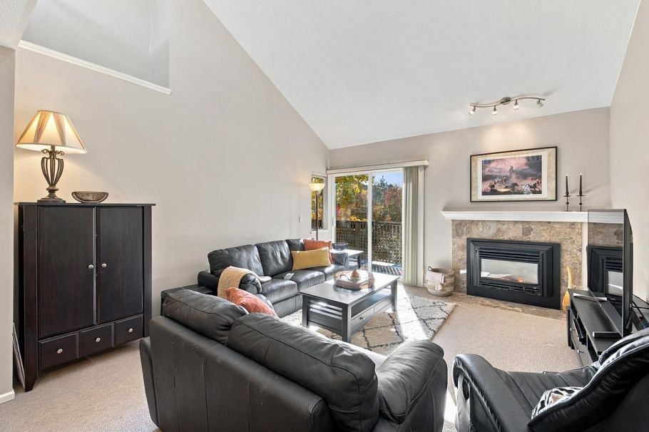 806 Roche Point Drive North Vancouver, BC - 1