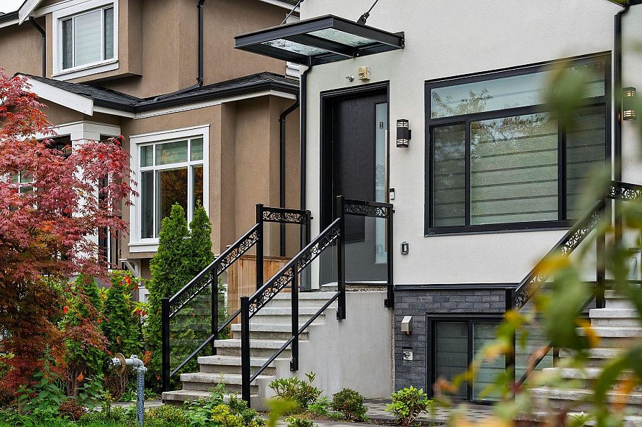1 2557 W King Edward Avenue Vancouver, BC - 21