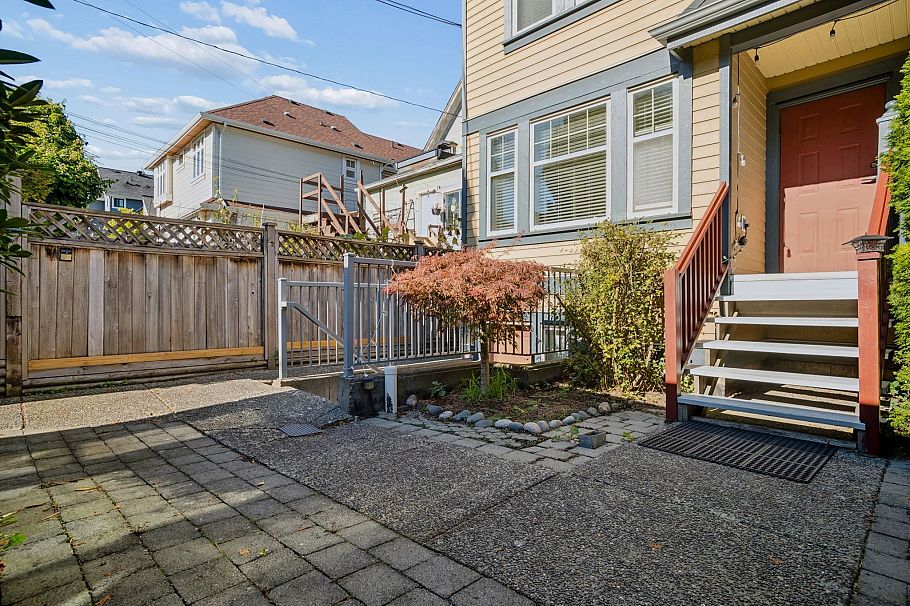 768 E 11th Avenue Vancouver, BC - 30