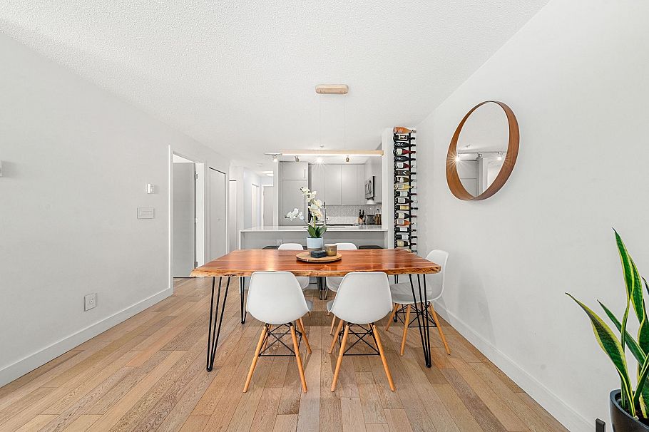 404 124 W 3rd Street North Vancouver, BC - 26