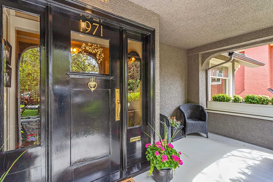 1971 W 36th Avenue Vancouver, BC - 2