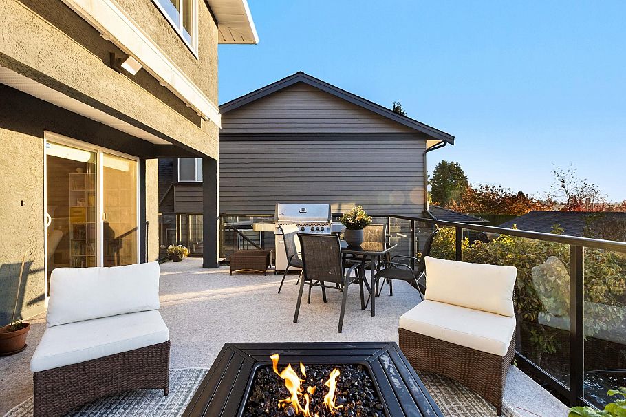 1417 Jones Avenue North Vancouver, BC - 24