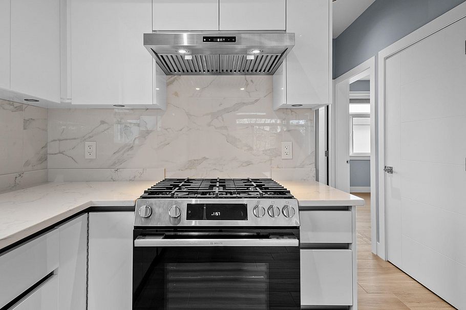 2 2557 W King Edward Avenue Vancouver, BC - 4