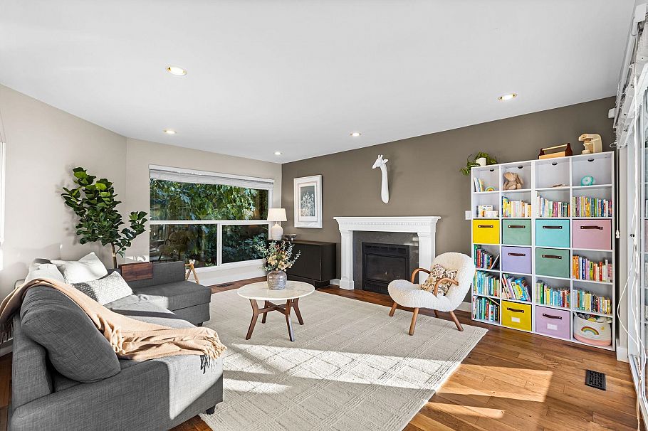 1417 Jones Avenue North Vancouver, BC - 11