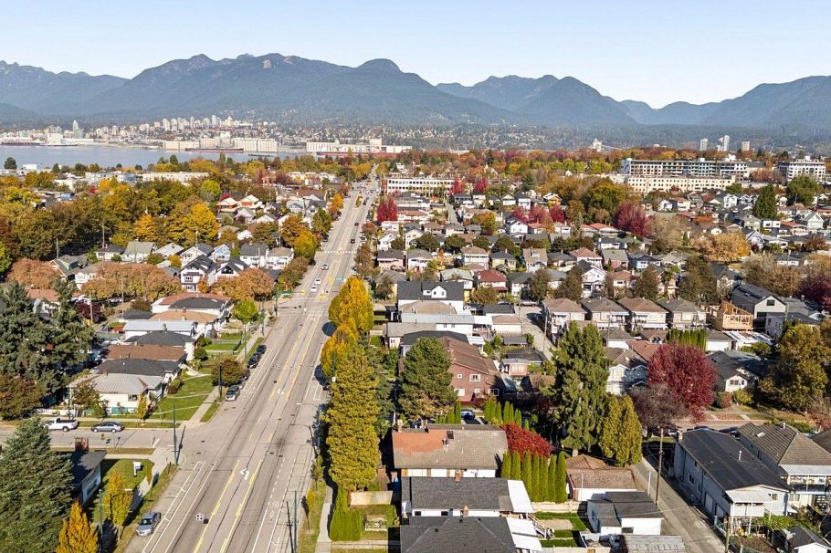 850 Nanaimo Street Vancouver, BC - 34