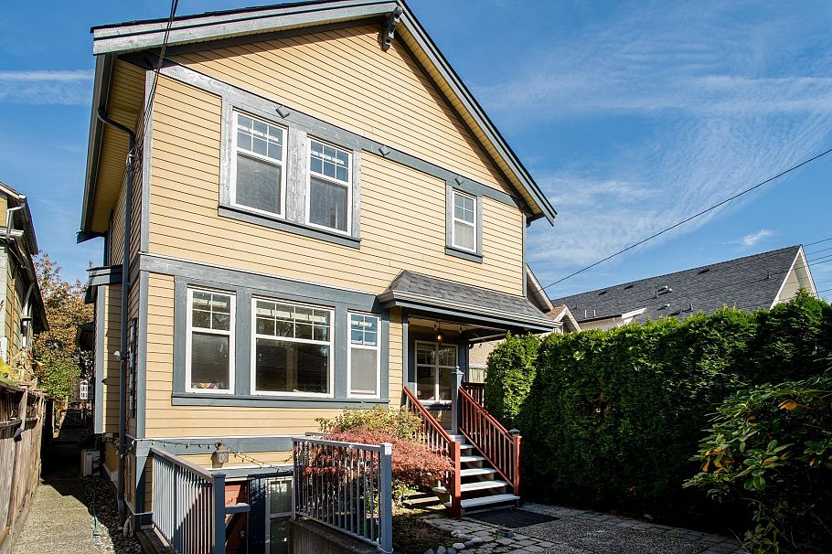 768 E 11th Avenue Vancouver, BC - 31