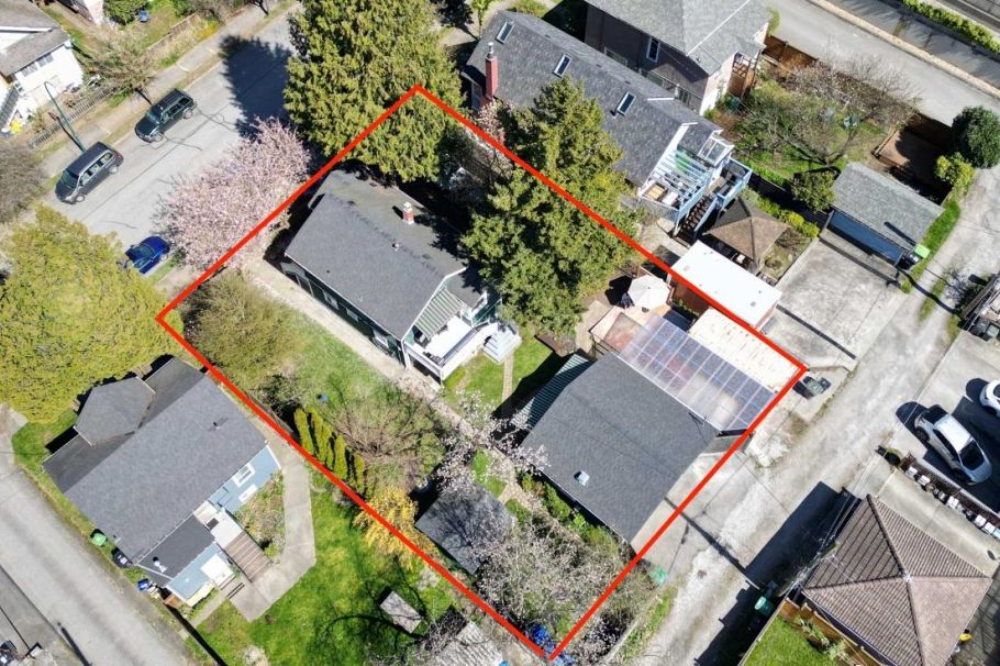 Lot A 3336 E Georgia Street Vancouver, BC - 1