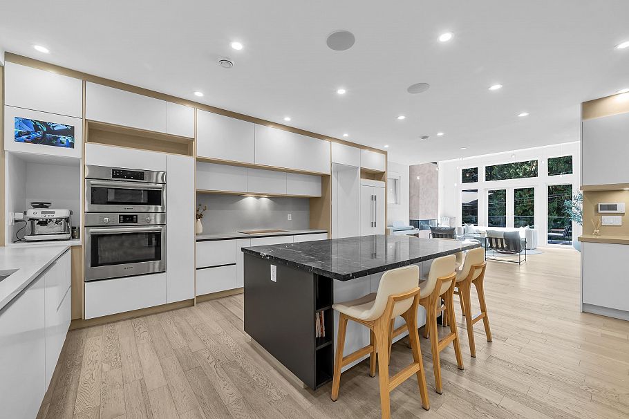 4324 Glencanyon Drive North Vancouver, BC - 9