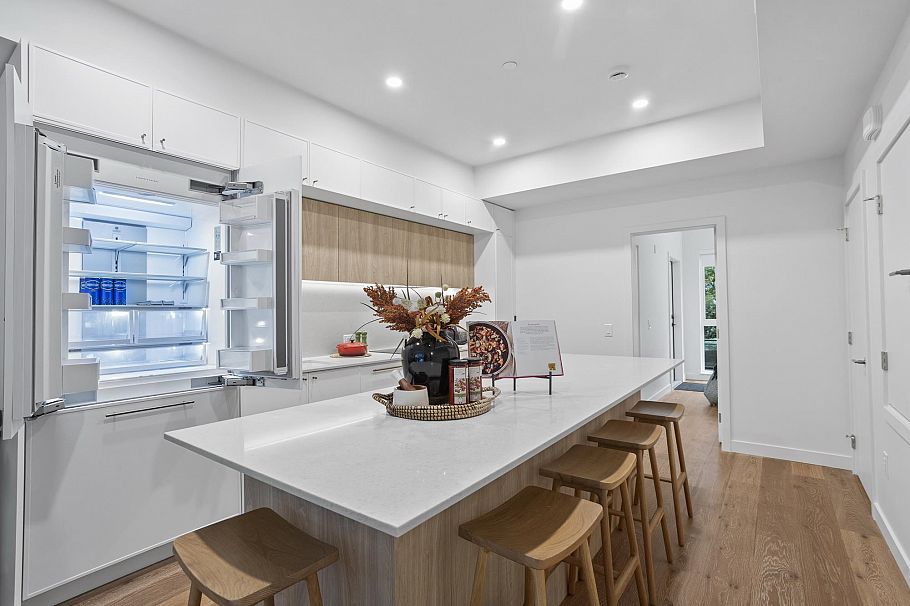 136 602 E 2nd Street North Vancouver, BC - 3