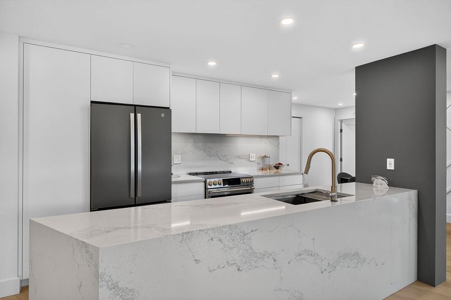 903 995 Roche Point Drive North Vancouver, BC - 4