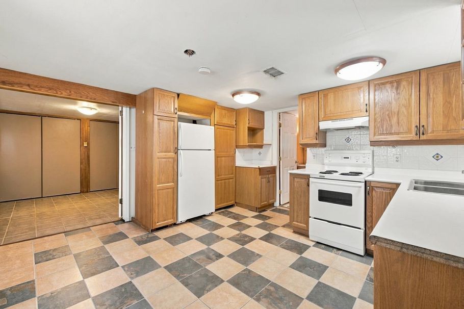 840 W 22nd Avenue Vancouver, BC - 22