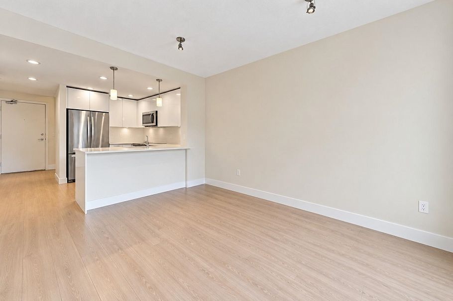 307 719 W 3rd Street North Vancouver, BC - 12