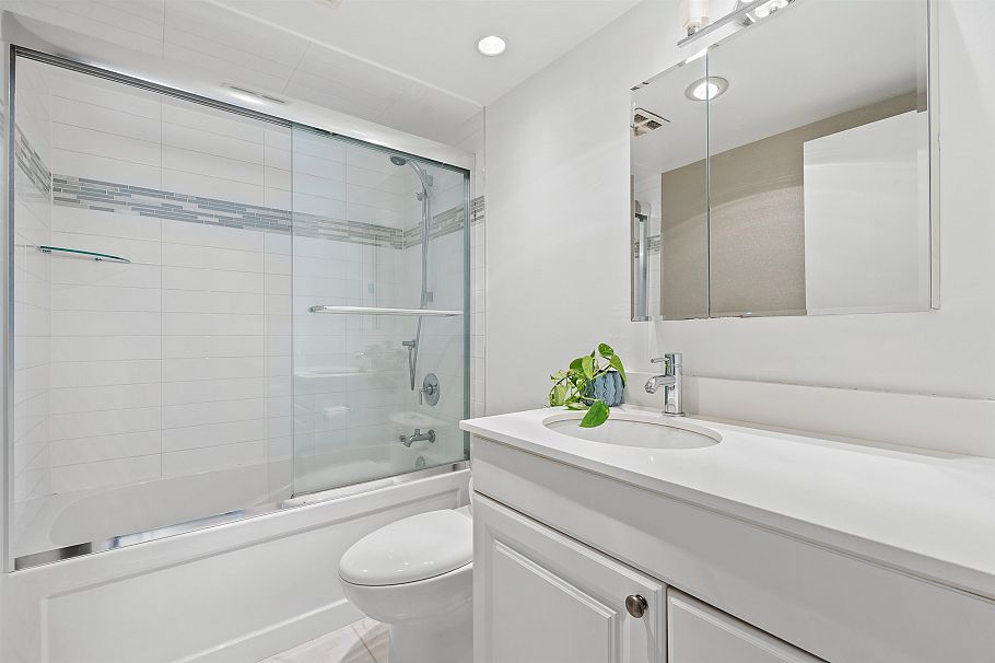313 2025 W 2nd Avenue Vancouver, BC - 11