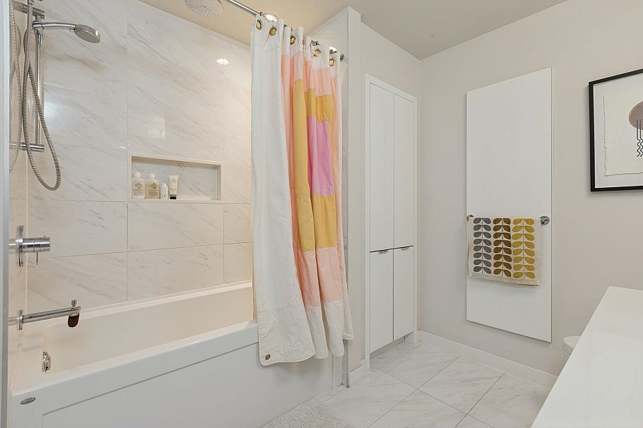 301 277 W 1st Street North Vancouver, BC - 14