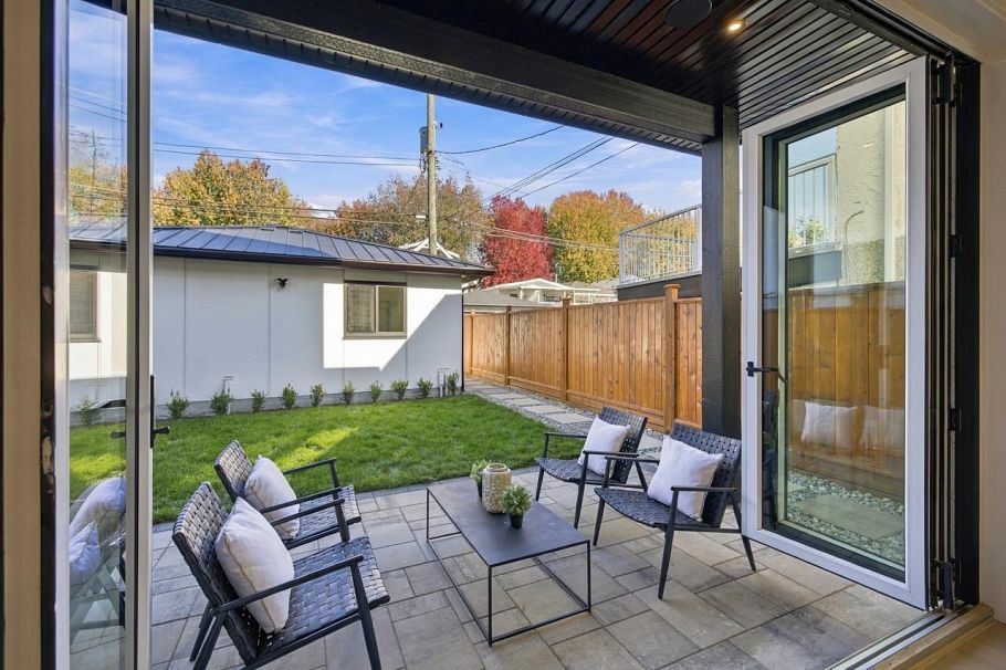 2 841 E 39th Avenue Vancouver, BC - 9