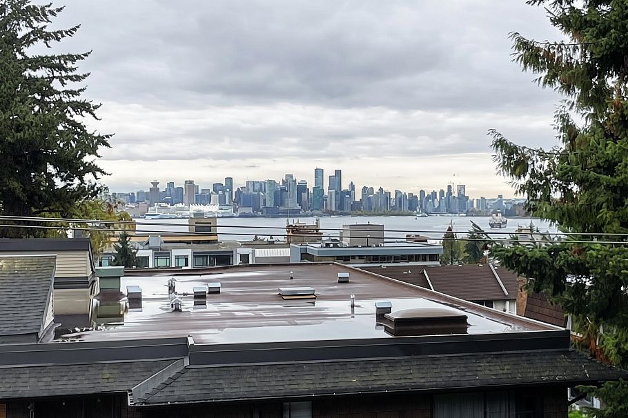 302 211 W 3rd Street North Vancouver, BC - 23