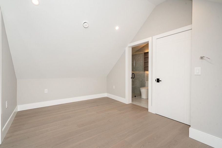 2 4579 W 11th Ave Avenue Vancouver, BC - 29