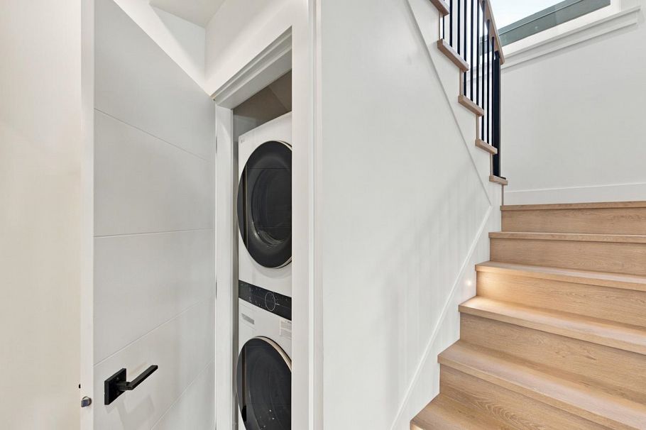 2 841 E 39th Avenue Vancouver, BC - 18