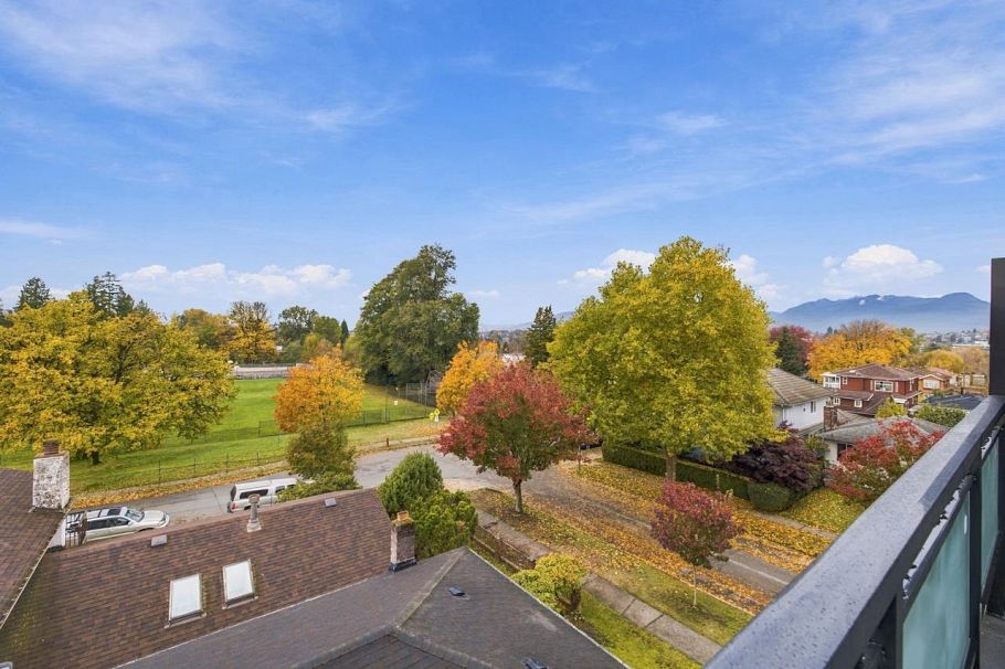 2 3018 E 19th Avenue Vancouver, BC - 31