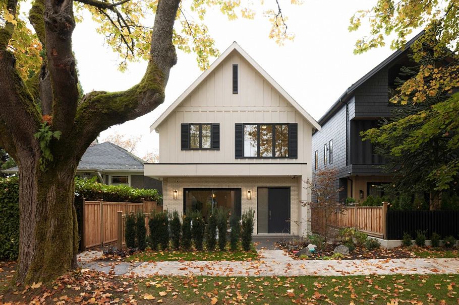 1 3351 W 13th Avenue Vancouver, BC - 1