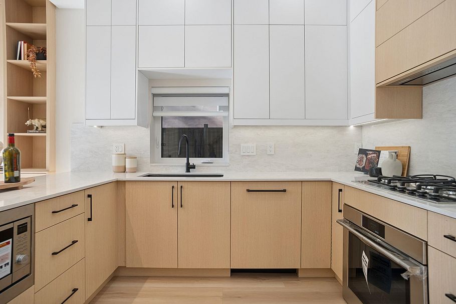 1 2897 E 45th Avenue Vancouver, BC - 11