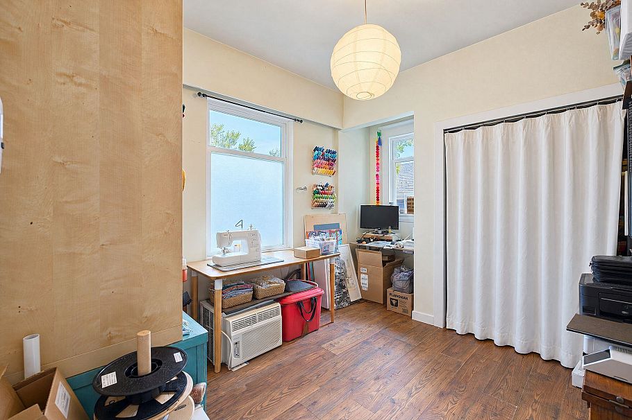 1701 Semlin Drive Vancouver, BC - 21