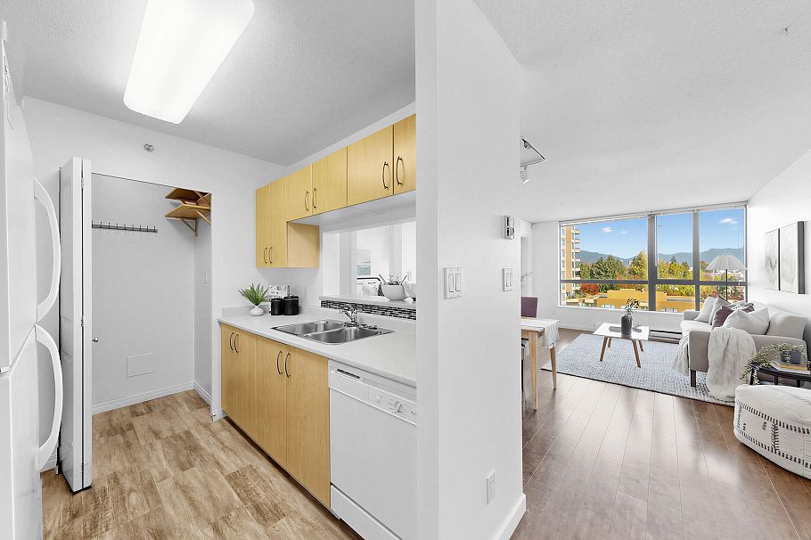 1001 3588 Crowley Drive Vancouver, BC - 13