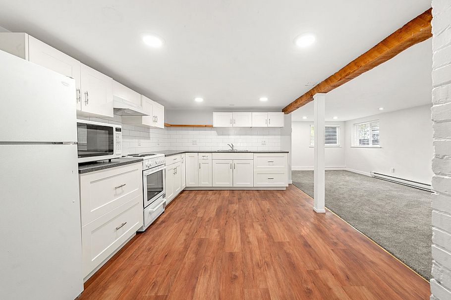612 E 4th Street North Vancouver, BC - 26