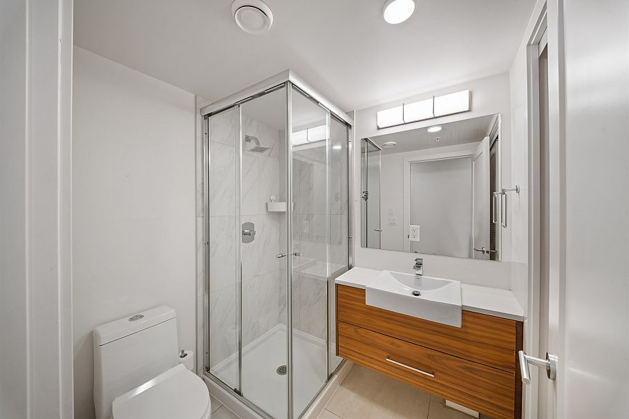 28 720 E 3rd Street North Vancouver, BC - 21