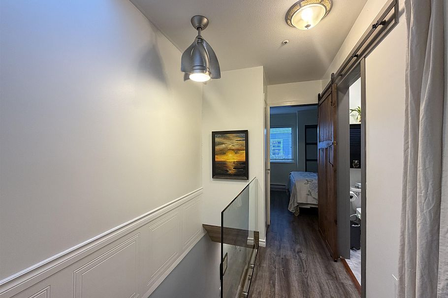 C 733 W 16th Avenue Vancouver, BC - 21