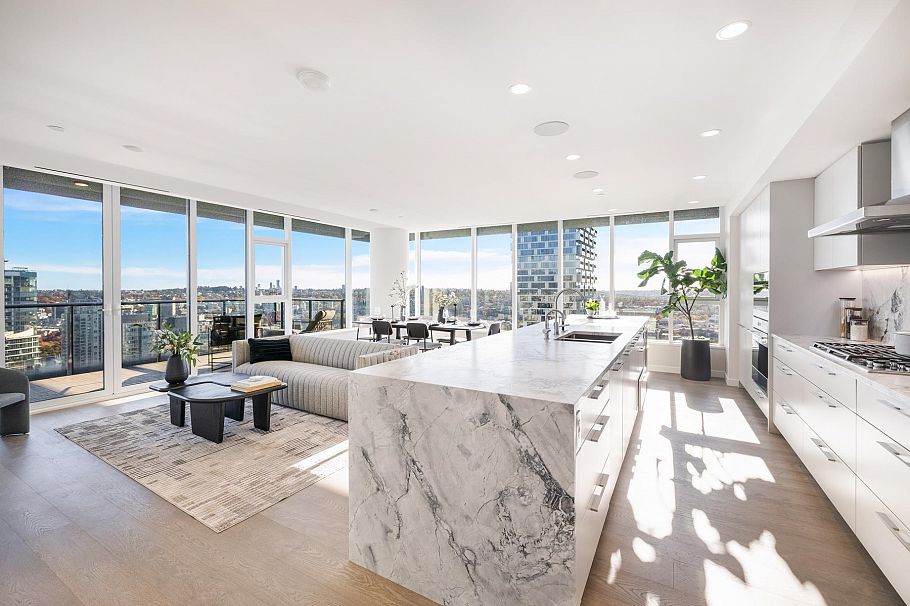3703 1335 Howe Street Vancouver, BC - 1