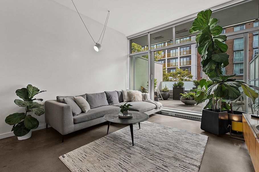 409 53 W Hastings Street Vancouver, BC - 2